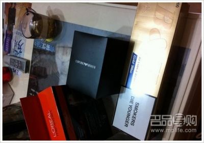 HK中转烧4个CHANEL若干金饰