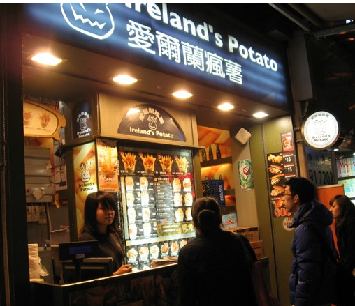 香港的标签之旅：美食、港剧与购物