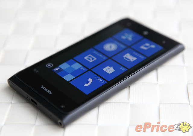 诺基亚 Lumia 900 香港售价约3940元