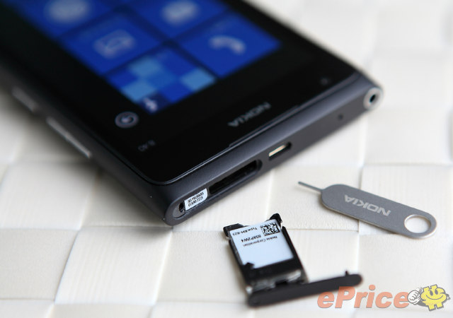 诺基亚 Lumia 900 香港售价约3940元