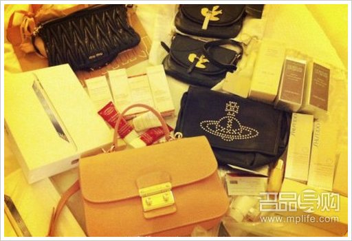 去香港只买大牌包LV CHANEL