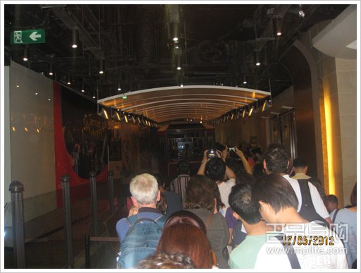 暴走香港纯购物金饰化妆品!