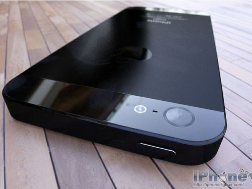 iPhone 5谍照再曝光 外形设计似“黑苹果”