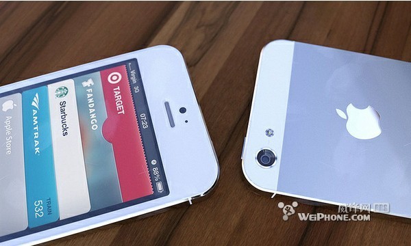 漂亮的白色iPhone 5 3D渲染图