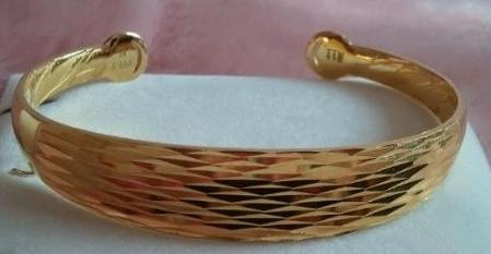 第一次香港小败 金子二十多件