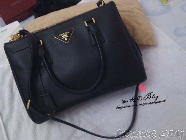 香港购物及美食 prada、卡地亚及化妆品等等