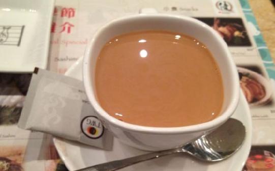 香港购物及美食 prada、卡地亚及化妆品等等