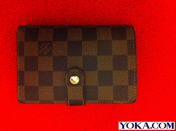 香港购物 低调晒大牌包包 Prada LV Gucci