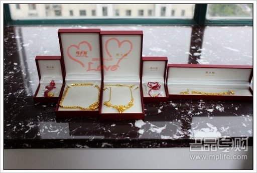 香港采购数只COACH周大福钻戒