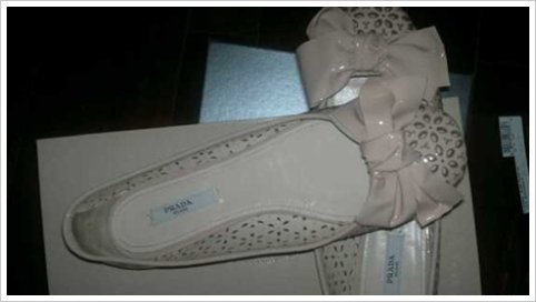 香港血拼收PRADA巴宝莉3件2万多