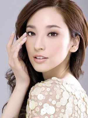 女明星也爱 不超百元化妆品集合