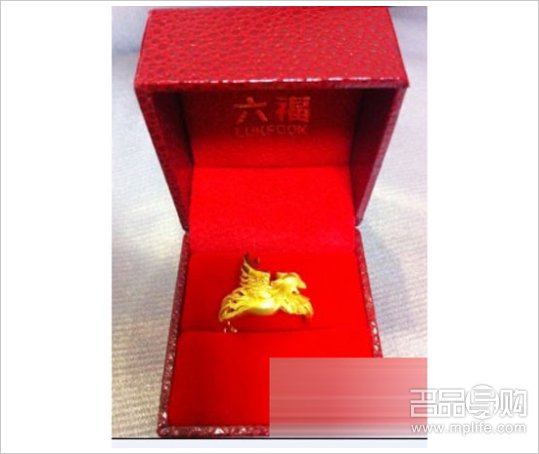 香港六福1克拉钻戒金饰GUCCI包