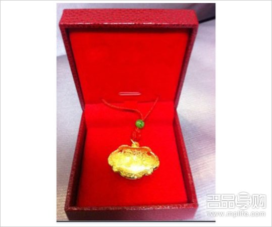 香港六福1克拉钻戒金饰GUCCI包