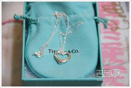 香奈儿配饰活出25岁女人本色