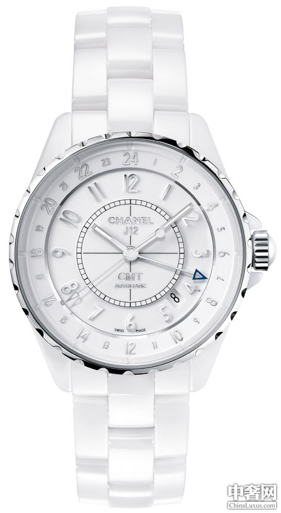 现代而隽永的J12系列：走进香奈儿的腕表世界