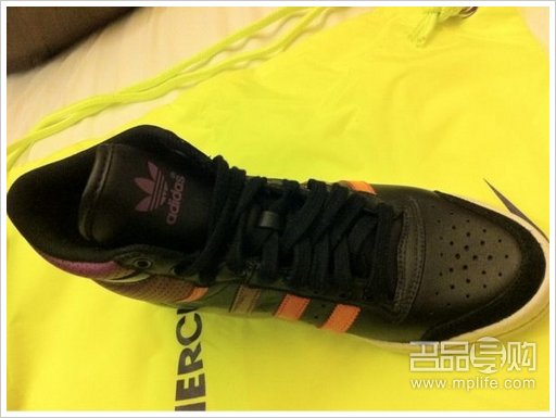 香港购物收CHANEL包卡地亚周大福