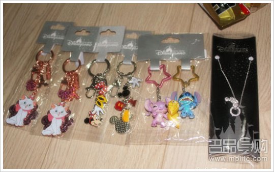 香港购物收PRADA GUESS DKNY3个