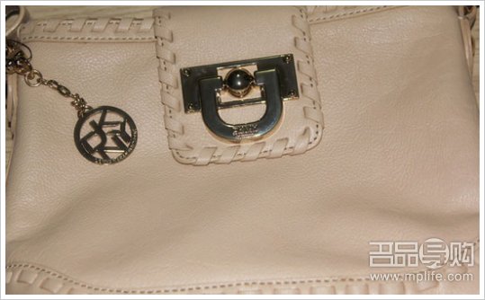 香港购物收PRADA GUESS DKNY3个