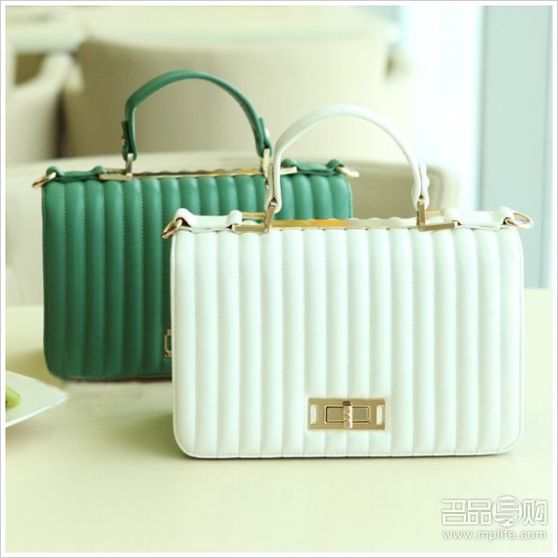 香港购物：蜜月必败婚包 清新淑女范