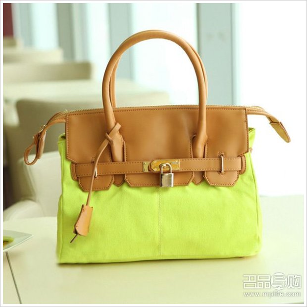 香港购物：蜜月必败婚包 清新淑女范