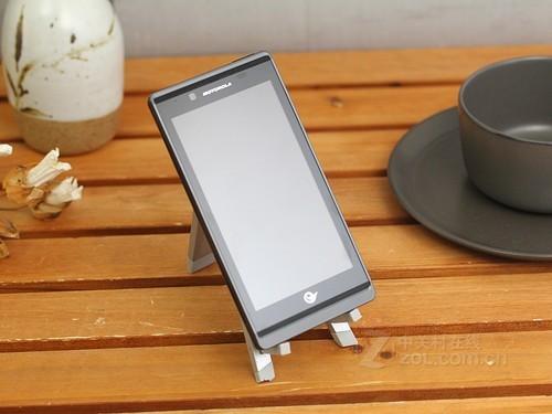 7月上市手机大盘点 行货黑莓9900来袭