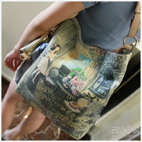 香港购物：这些有范潮人包 你hold住吗?