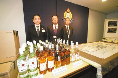 香港警方卧底搜证反黑 拘捕86人最小14岁（图）