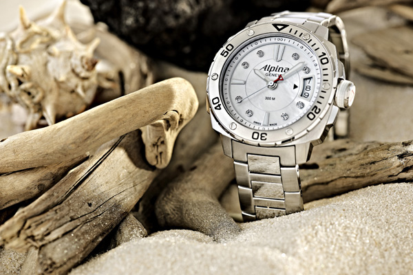 香港购物速递：Alpina推出全新Diver Midsize潜水腕表系列