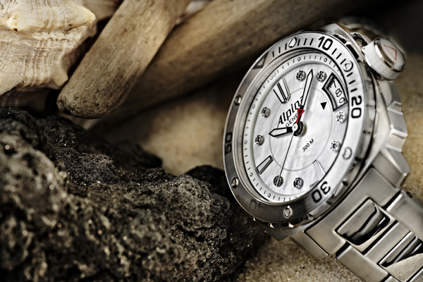 香港购物速递：Alpina推出全新Diver Midsize潜水腕表系列