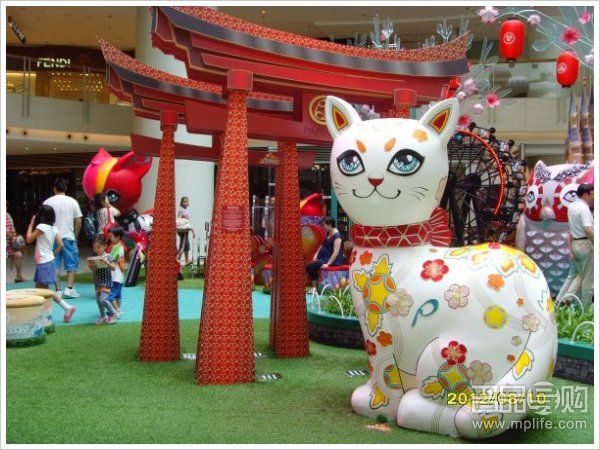 香港海怡工贸东荟城折扣买大牌