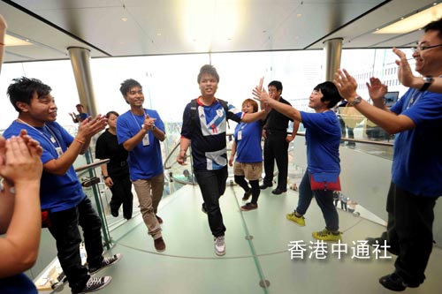 组图：iPhone5在香港正式发售 