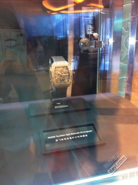 暴走香港血拼 败LV 、Dior、Burberry 、Miumiu、AX等等