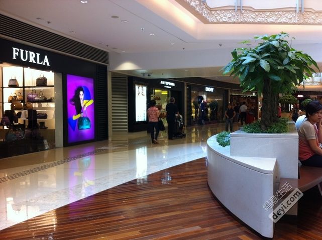 暴走香港血拼 败LV 、Dior、Burberry 、Miumiu、AX等等