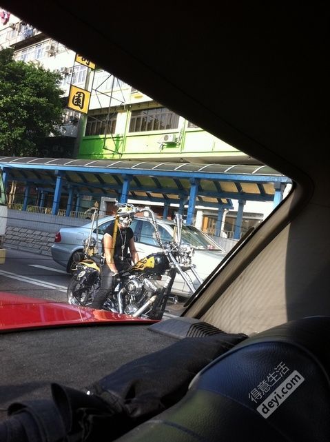 暴走香港血拼 败LV 、Dior、Burberry 、Miumiu、AX等等