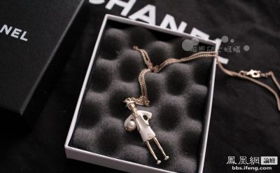 香港购物抢到限量版超萌CHANEL保龄球包