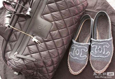 香港购物抢到限量版超萌CHANEL保龄球包