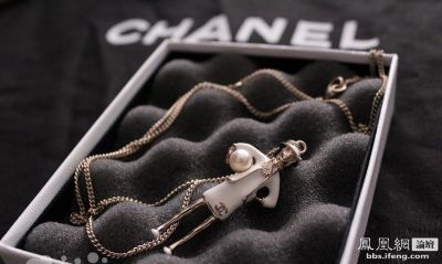 香港购物抢到限量版超萌CHANEL保龄球包