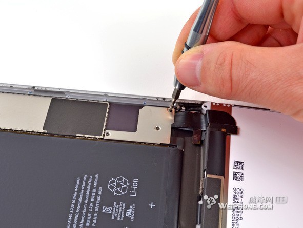 iPad mini完全拆解 512MB RAM 上