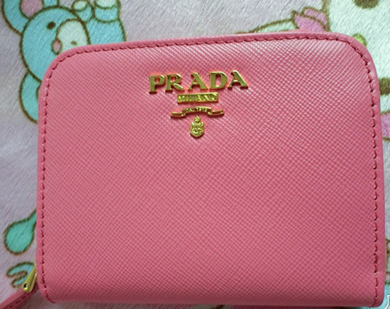 香港购物 收巴黎世家玫瑰红机车包+prada零钱包+TIFFANY对戒