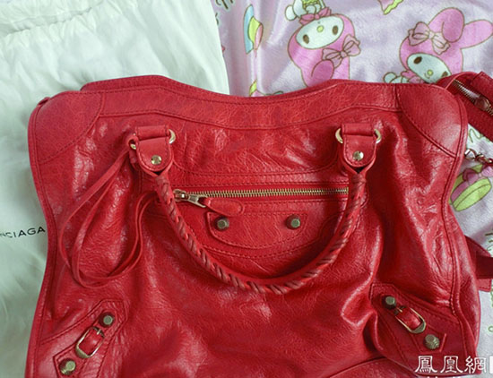 香港购物 收巴黎世家玫瑰红机车包+prada零钱包+TIFFANY对戒