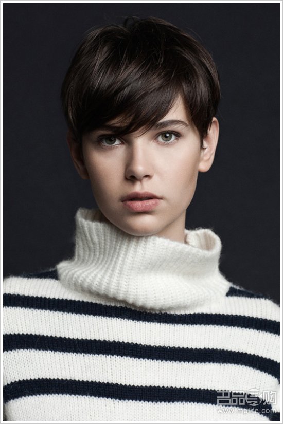 香港时尚购物：ZARA2012秋冬新款主打军装风