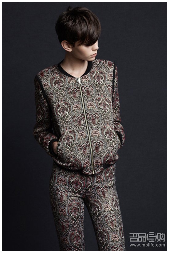 香港时尚购物：ZARA2012秋冬新款主打军装风