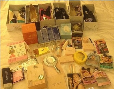 90后拜金女又血拼啦，香港疯狂买大牌全集合！一