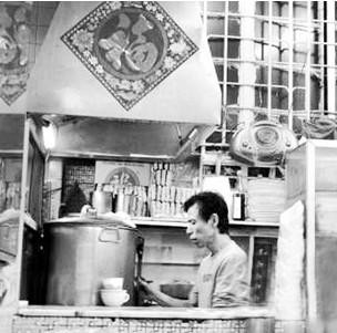 香港老餐厅相继倒闭 喝惯的奶茶哪里找？