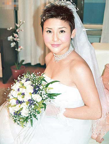 揭90<em>年代</em>香港<em>女歌手</em>现状:出柜 罹癌 留书自杀(