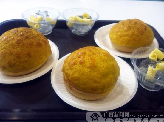 菠萝包+港式奶茶 品味香港文化