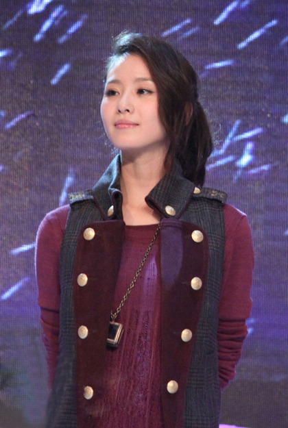  刘诗诗 着华服 香港 出席活动 未羡慕郑嘉颖千万