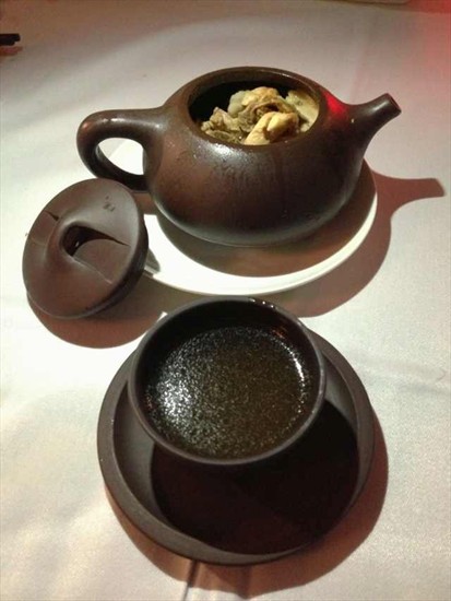 八月居 — 伴着美景尝美食
