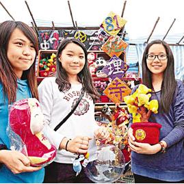 年宵花市初哥营商主打「蛇概念」