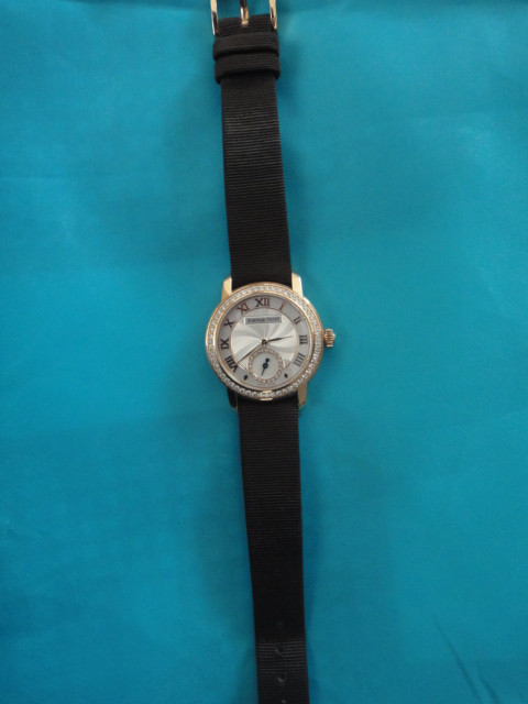 一个人香港血拼,败PRADA,CHANEL,CHLOE等